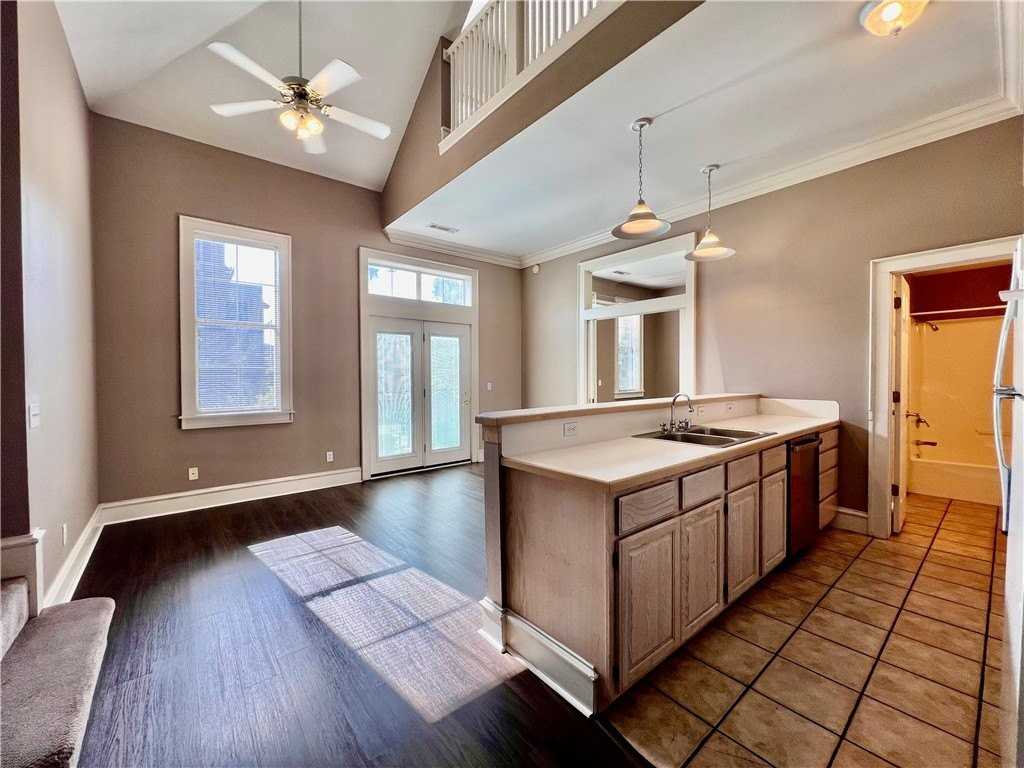 340 N Campbell Ave #10 - Photo 5 of 21