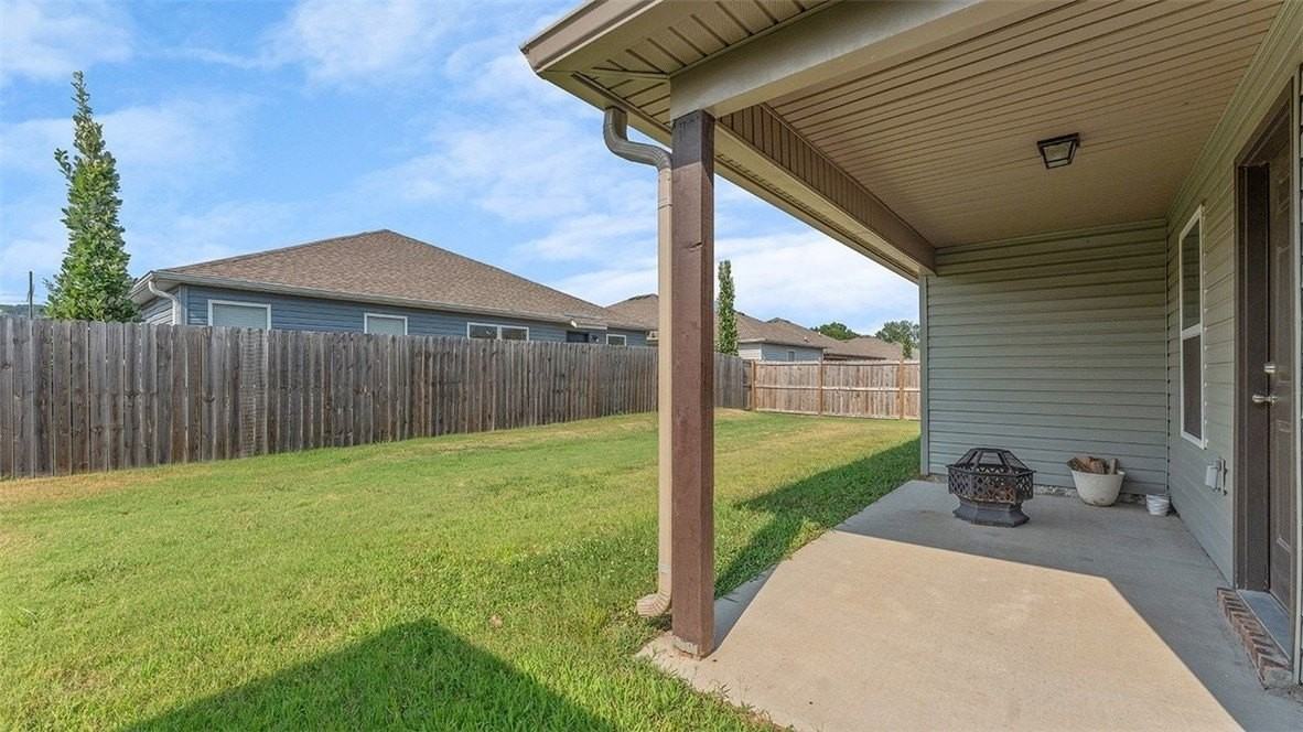 992 E Starling St - Photo 7 of 17