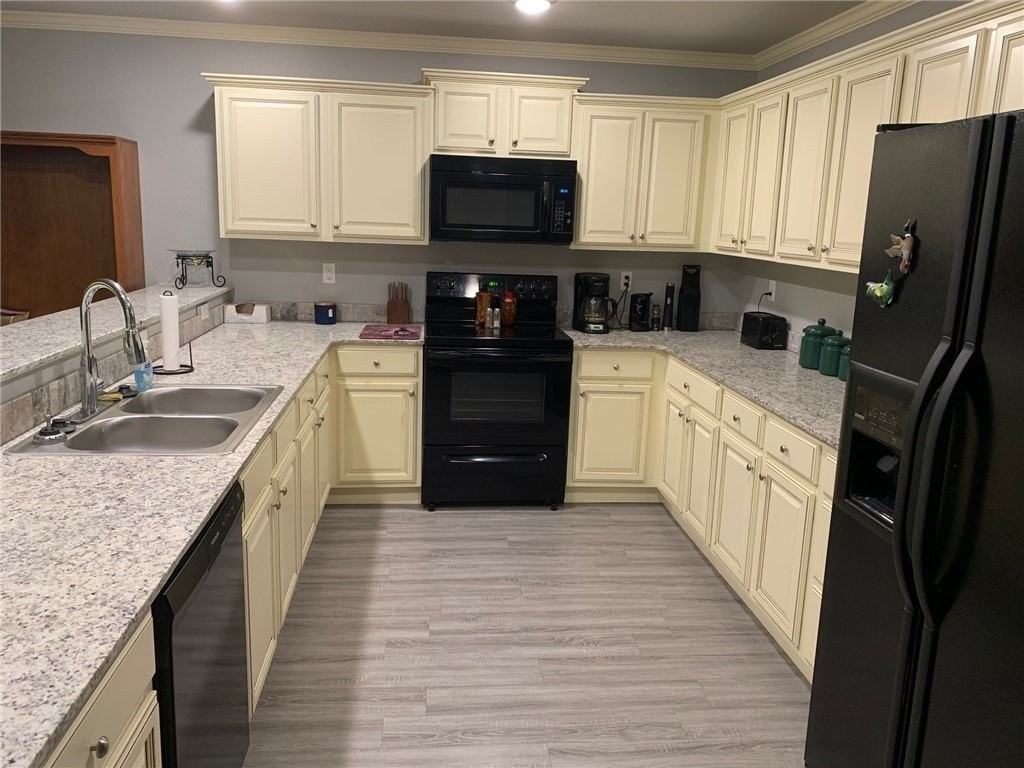 1349 N Corsica Dr - Photo 5 of 15