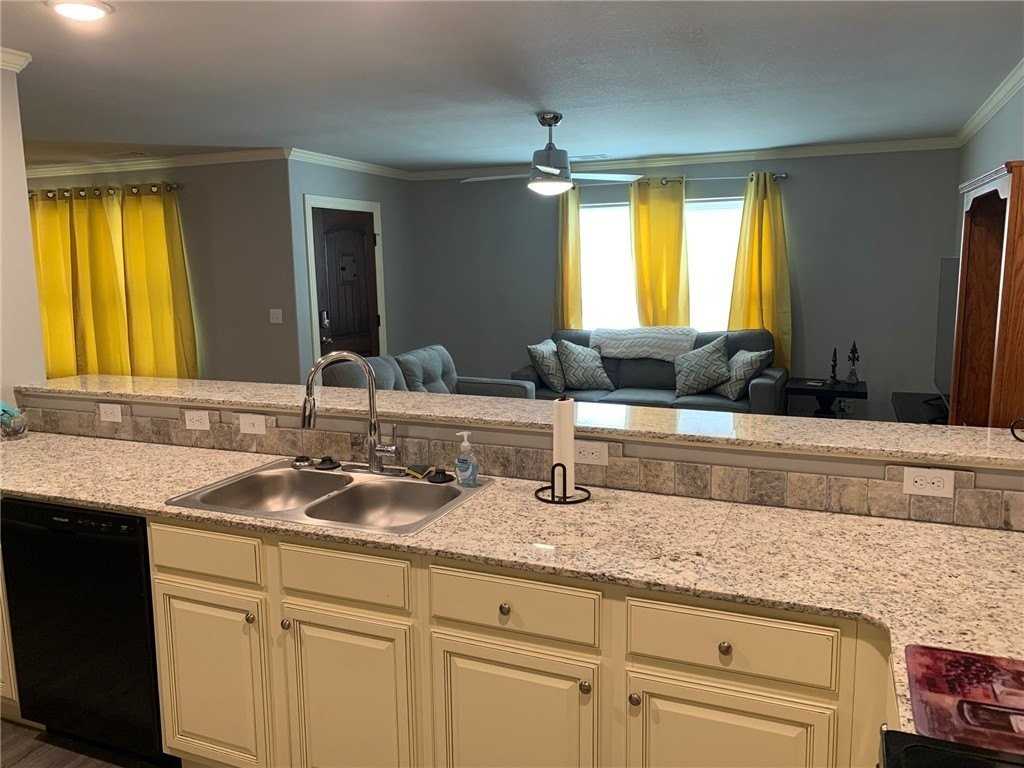 1349 N Corsica Dr - Photo 7 of 15