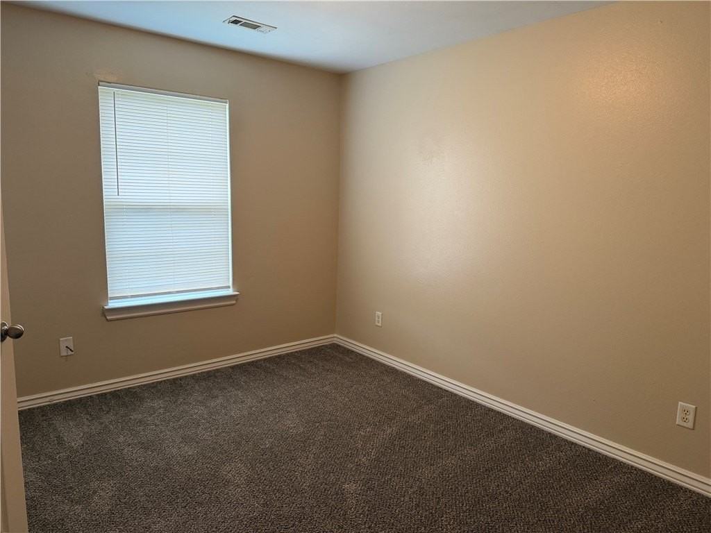 234 Graystone Cir - Photo 4 of 10