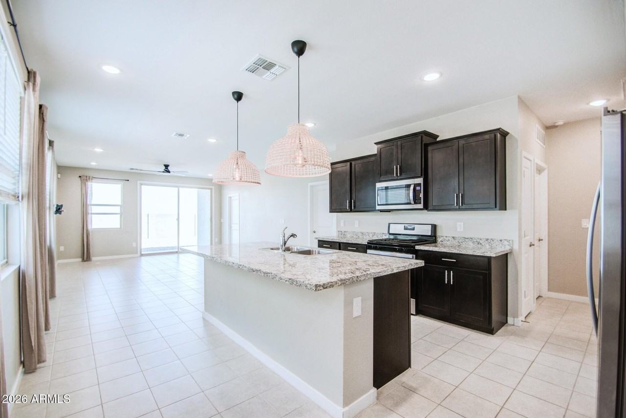 21765 N Rummler Ln - Photo 5 of 37