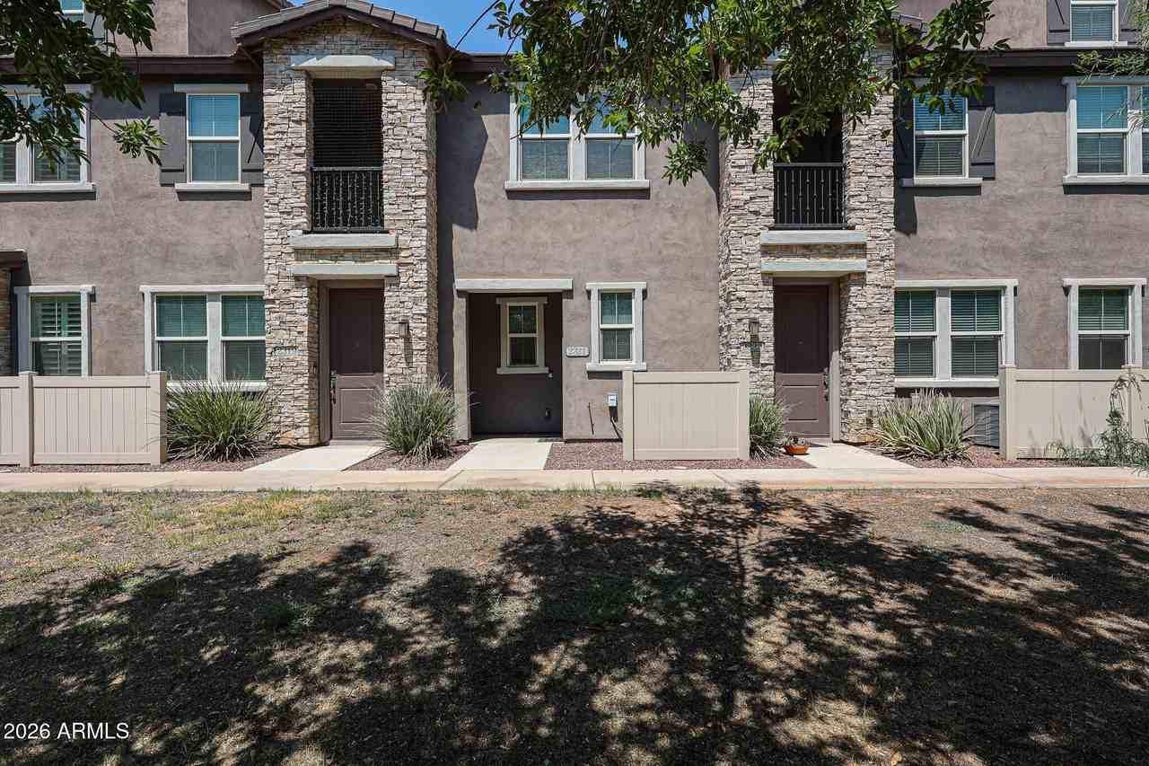 2321 E Hidalgo Ave - Photo 3 of 29