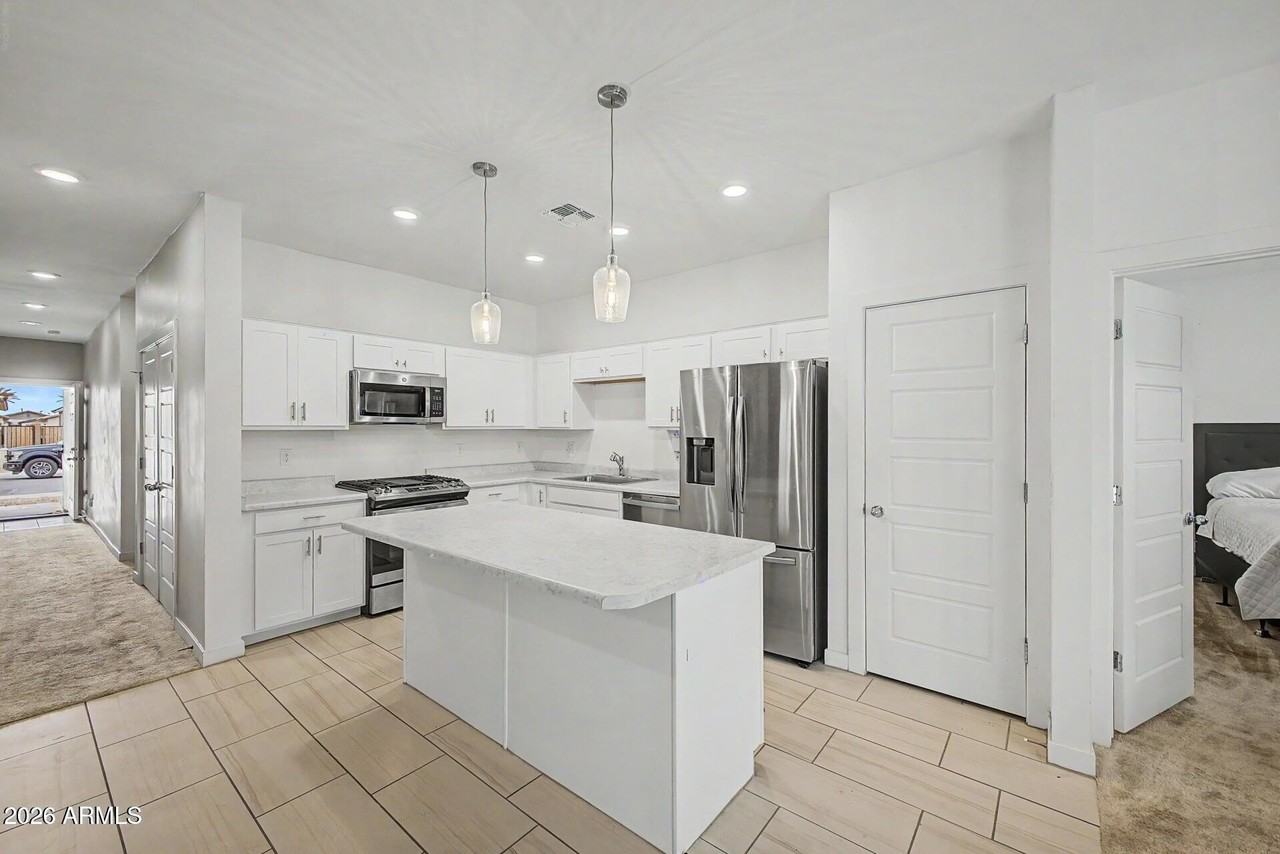 35211 W Santa Barbara Ave - Photo 4 of 16