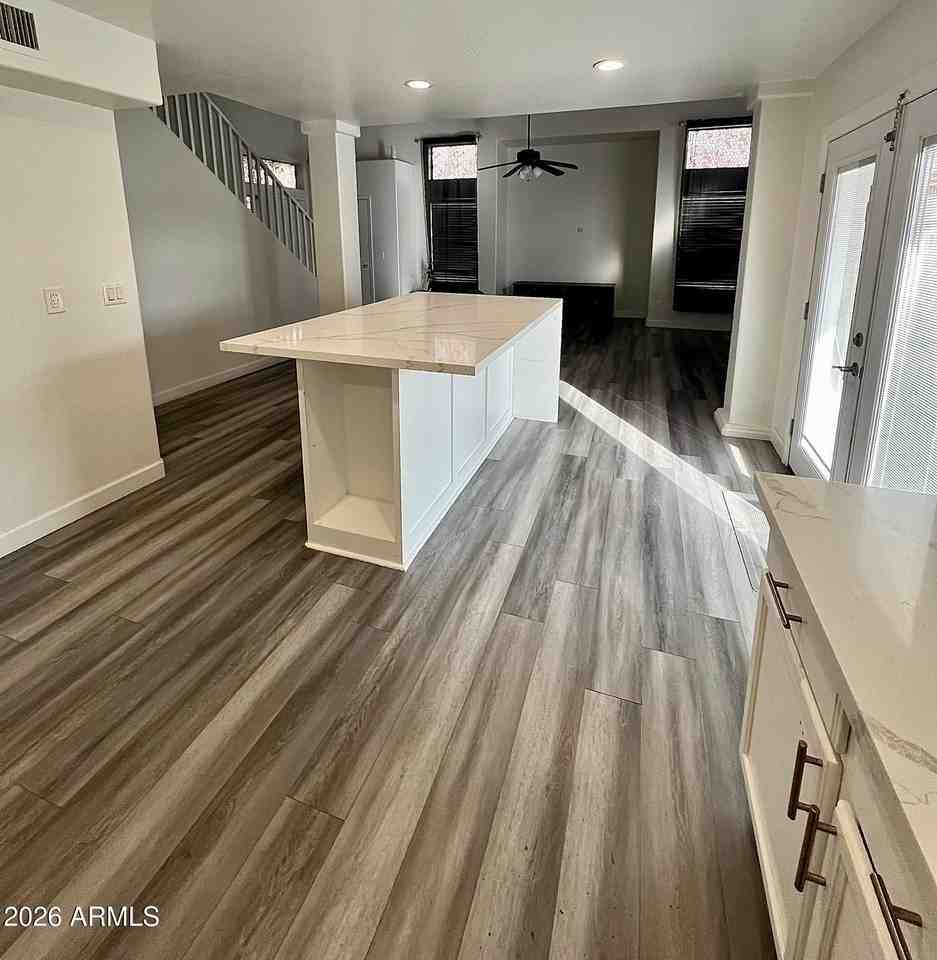 2721 S 108th Ave - Photo 6 of 25