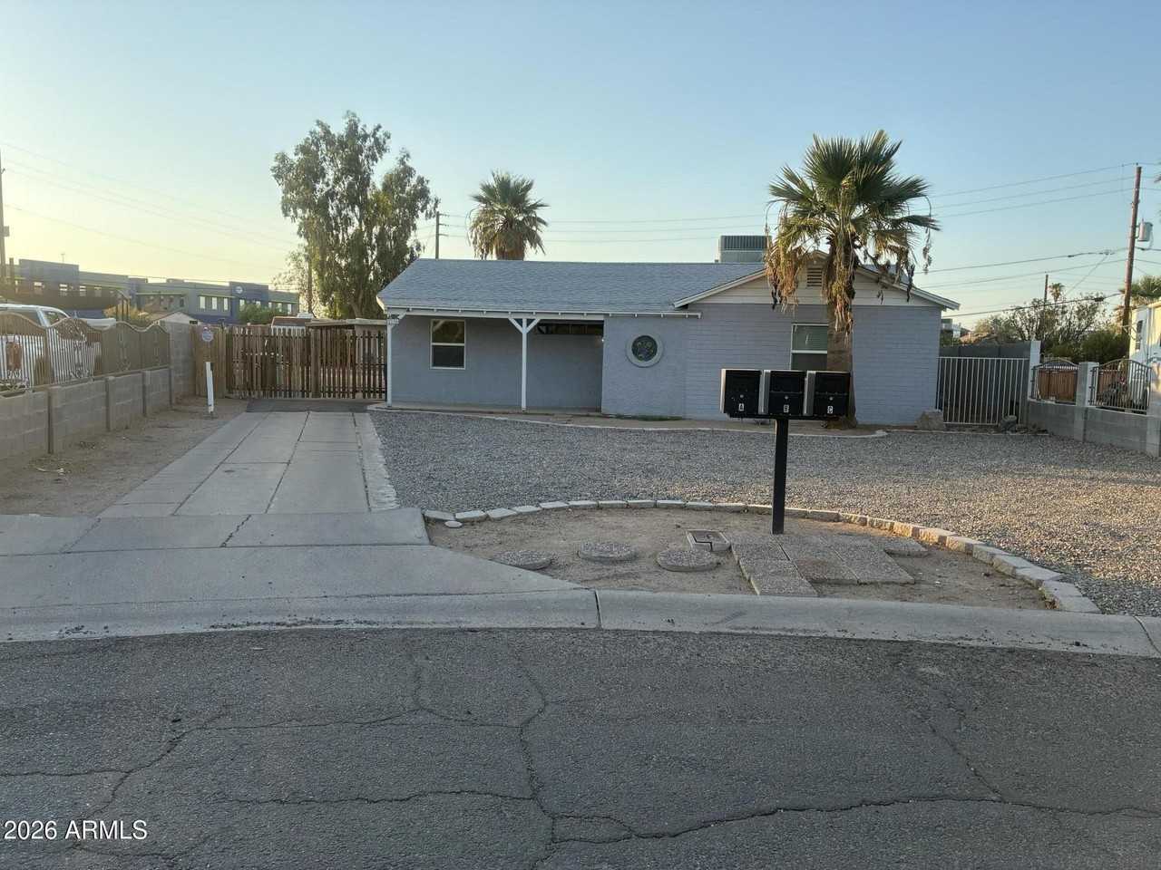 2336 W Orange Dr