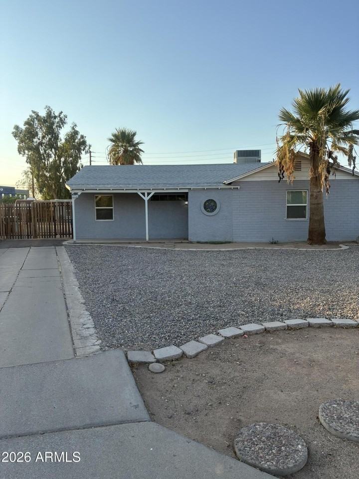 2336 W Orange Dr - Photo 2 of 19
