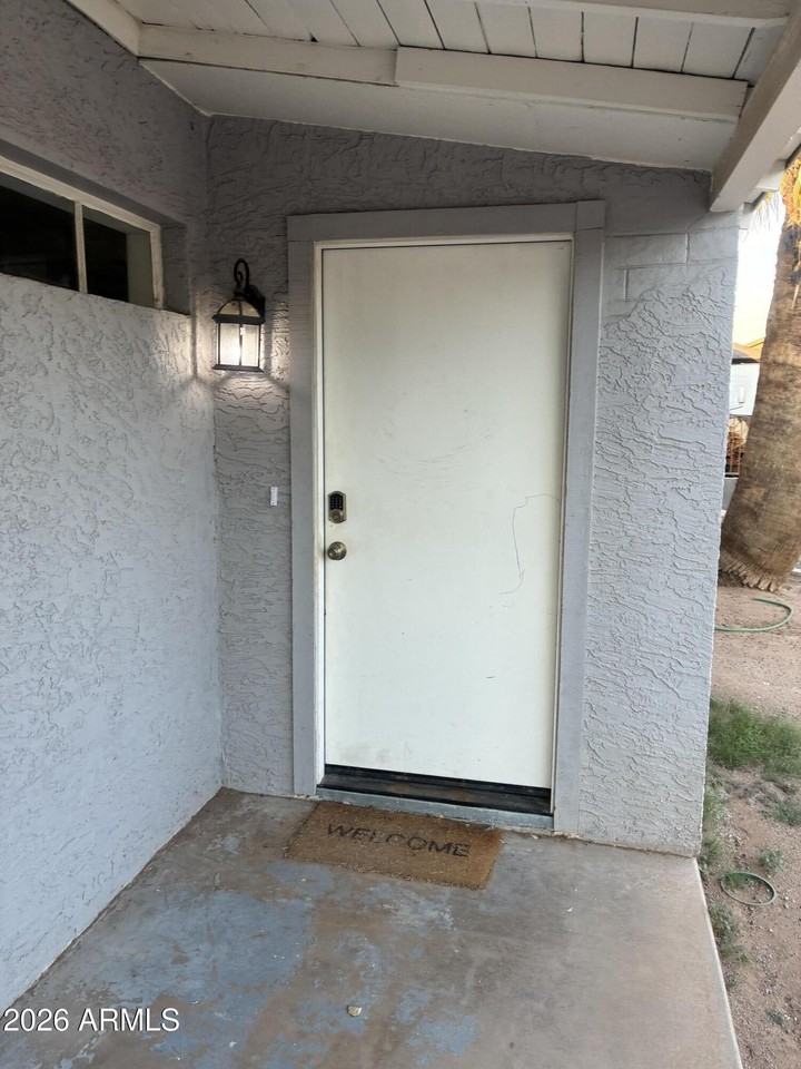 2336 W Orange Dr - Photo 3 of 19