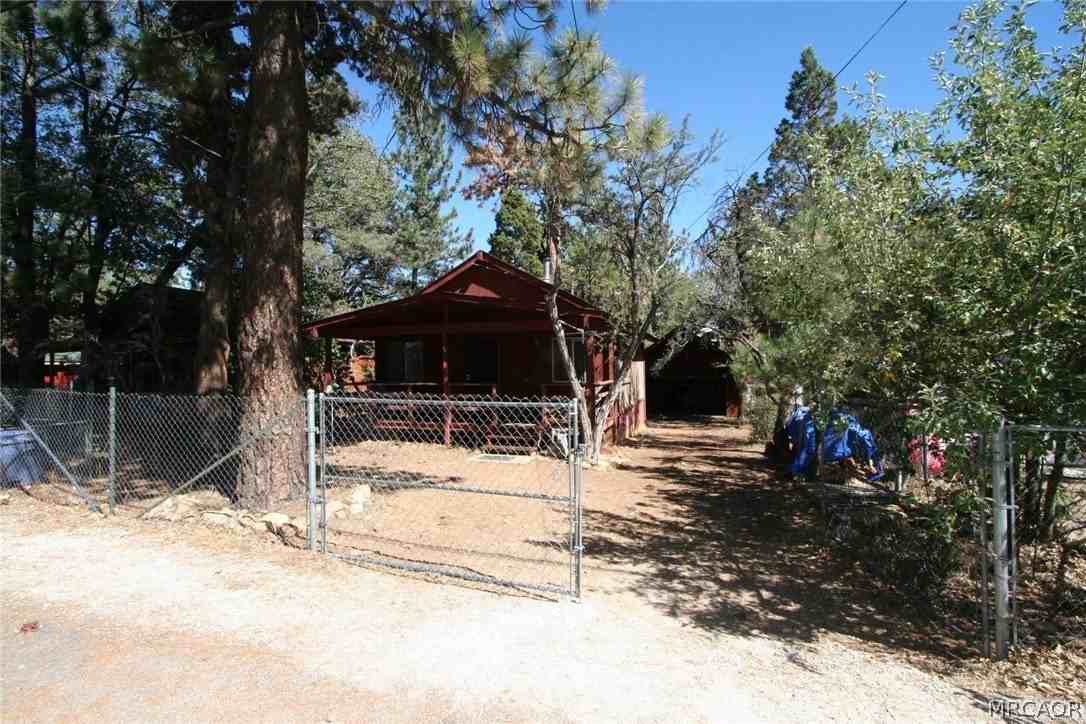 457 Cedar Ln