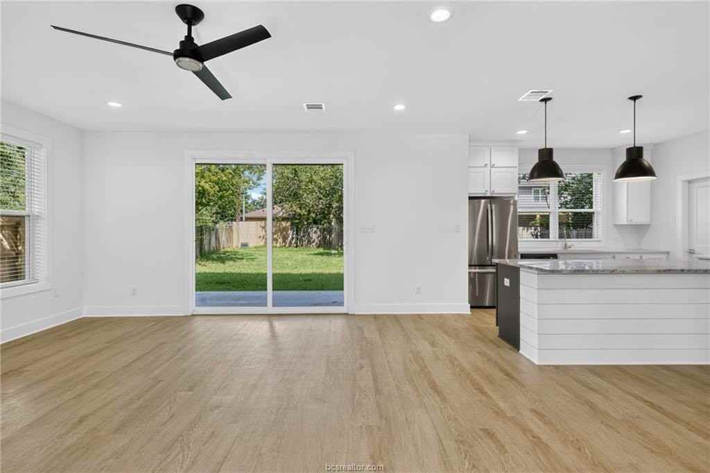 1307 Bayou Woods Dr - Photo 6 of 45