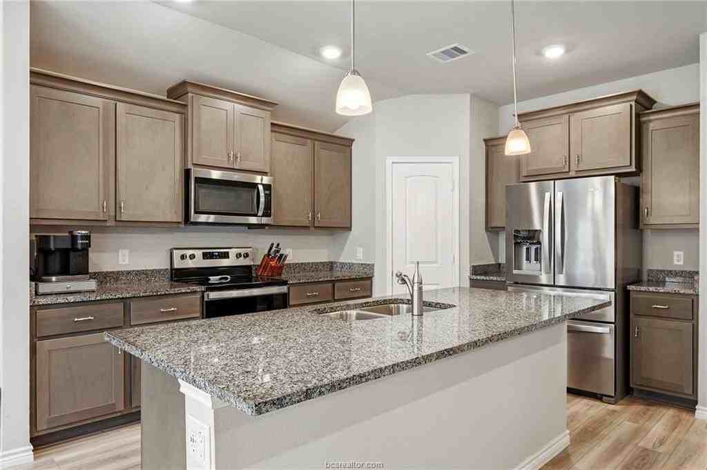 2042 Rock Ridge Ave - Photo 4 of 23