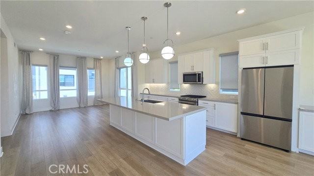 2245 Skylar Pl - Photo 4 of 8