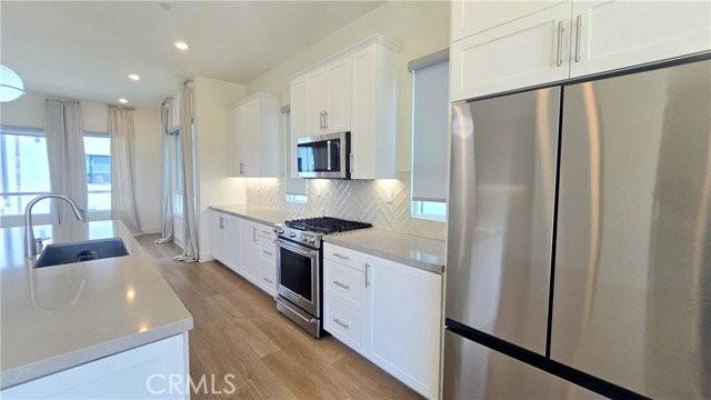 2245 Skylar Pl - Photo 7 of 8