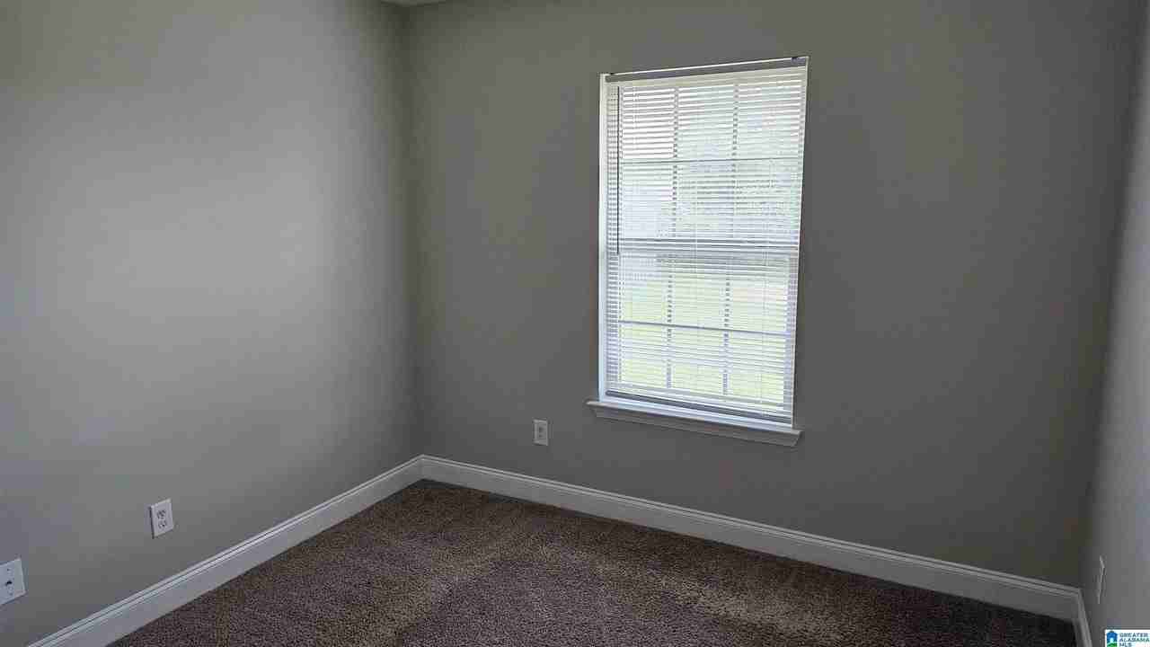 228 Hillcrest Dr - Photo 7 of 12