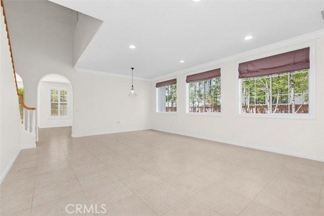 82 Laurelhurst Dr - Photo 4 of 8