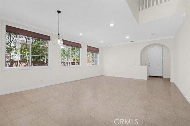 82 Laurelhurst Dr - Photo 5 of 8