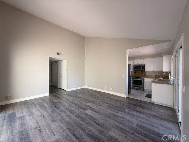 19161 Biddle Dr - Photo 3 of 8