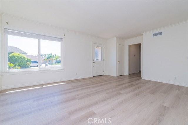 4881 Winvale Ave - Photo 6 of 8