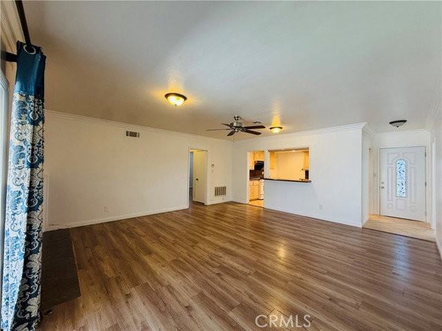 1525 W Houston Ave - Photo 2 of 8