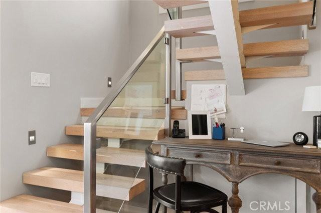 219 Diamond Ave - Photo 3 of 8