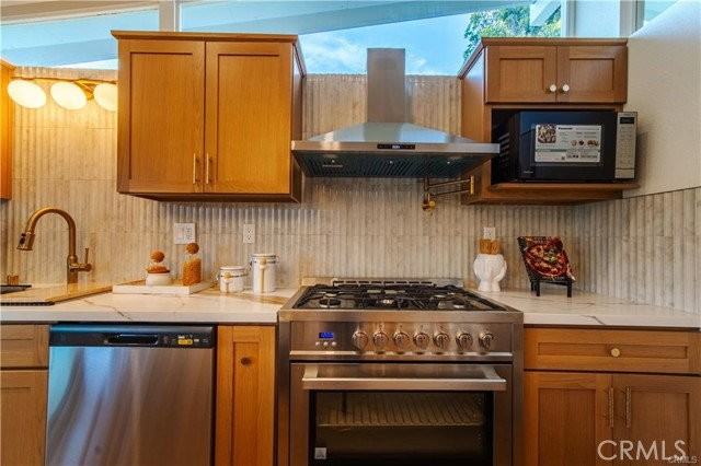 236 Mission Dr - Photo 3 of 8