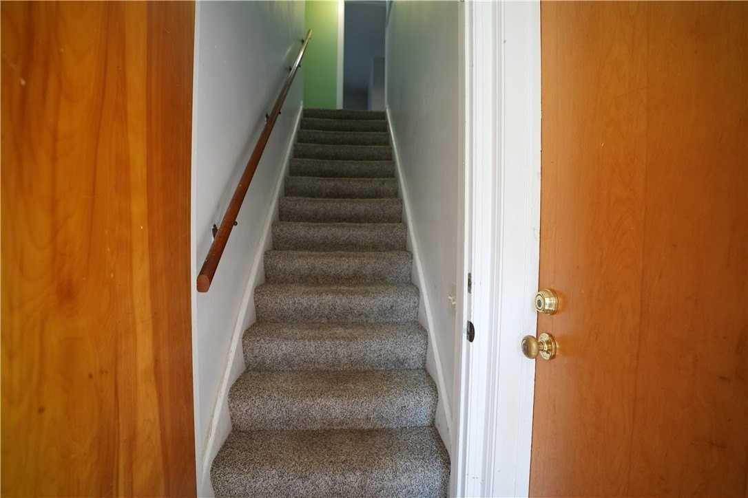 27 Boughton Ave - Photo 4 of 16