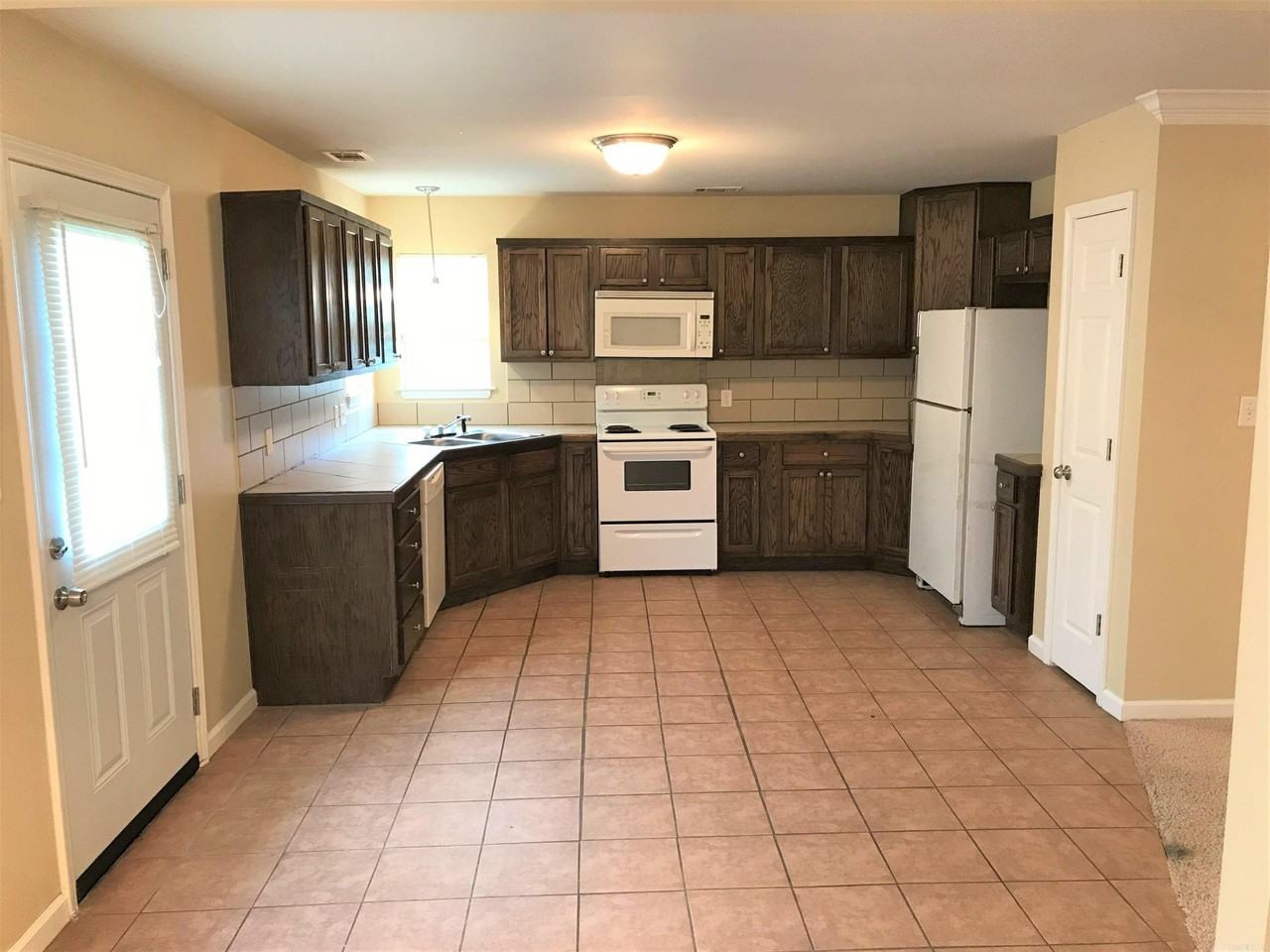 2408 Pleasant Forest Dr - Photo 2 of 10