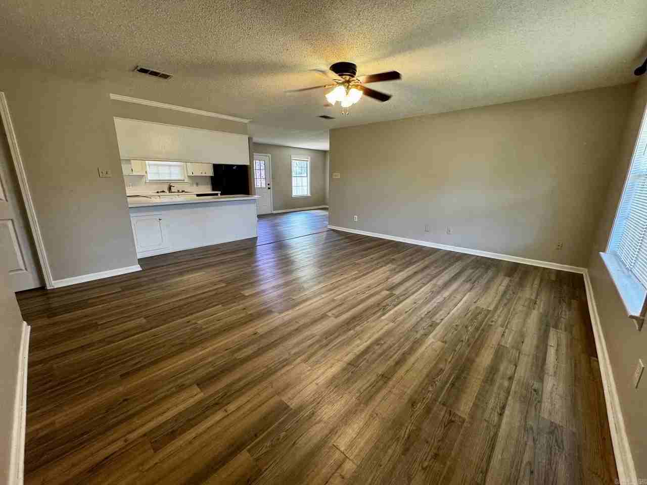26 Alexis Dr - Photo 2 of 20