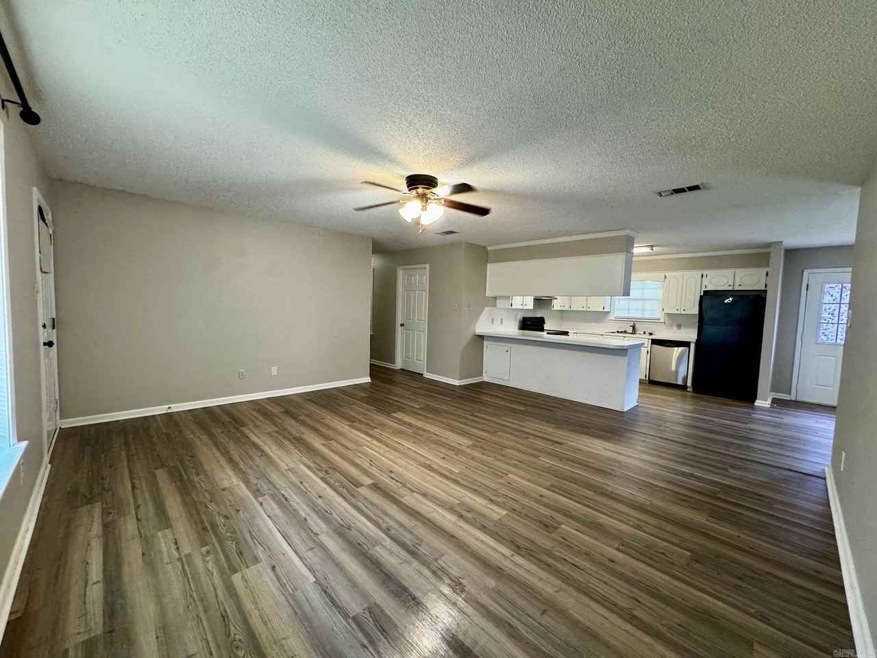26 Alexis Dr - Photo 3 of 20
