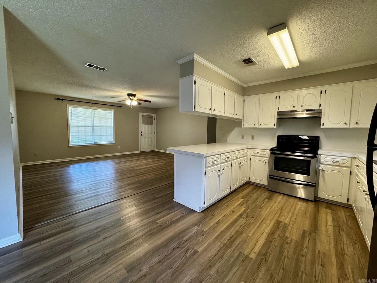 26 Alexis Dr - Photo 4 of 20