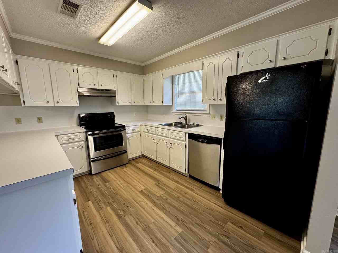 26 Alexis Dr - Photo 7 of 20
