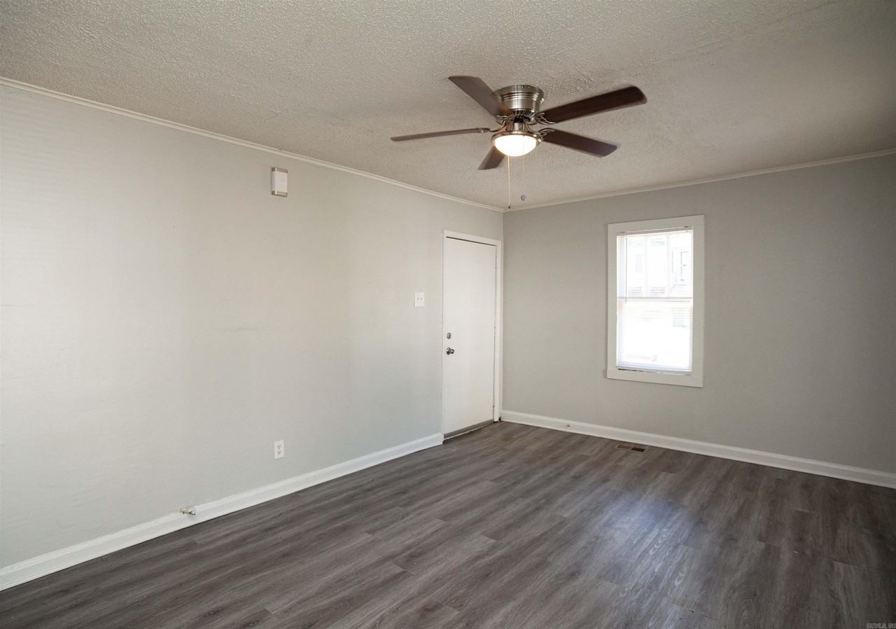 1411 S Jackson St - Photo 5 of 10