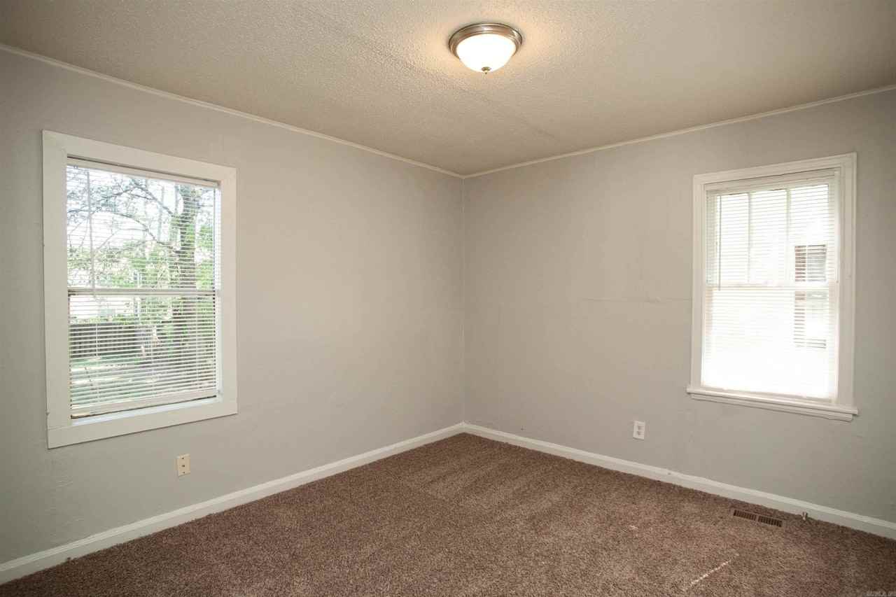 1411 S Jackson St - Photo 7 of 10