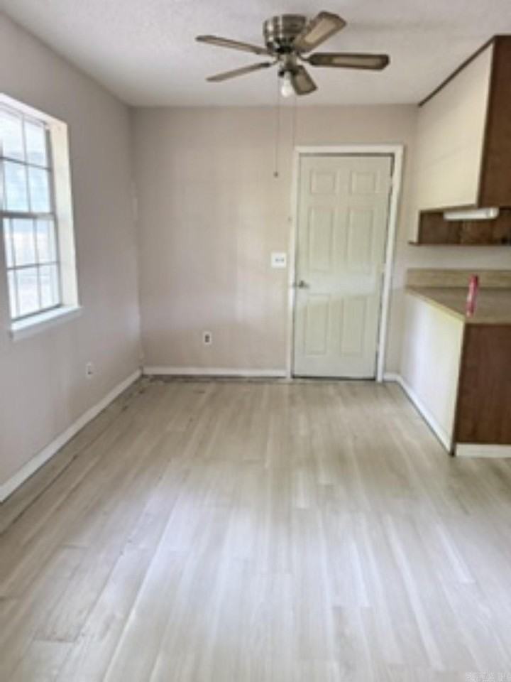 202 Bluebird Ln - Photo 6 of 18