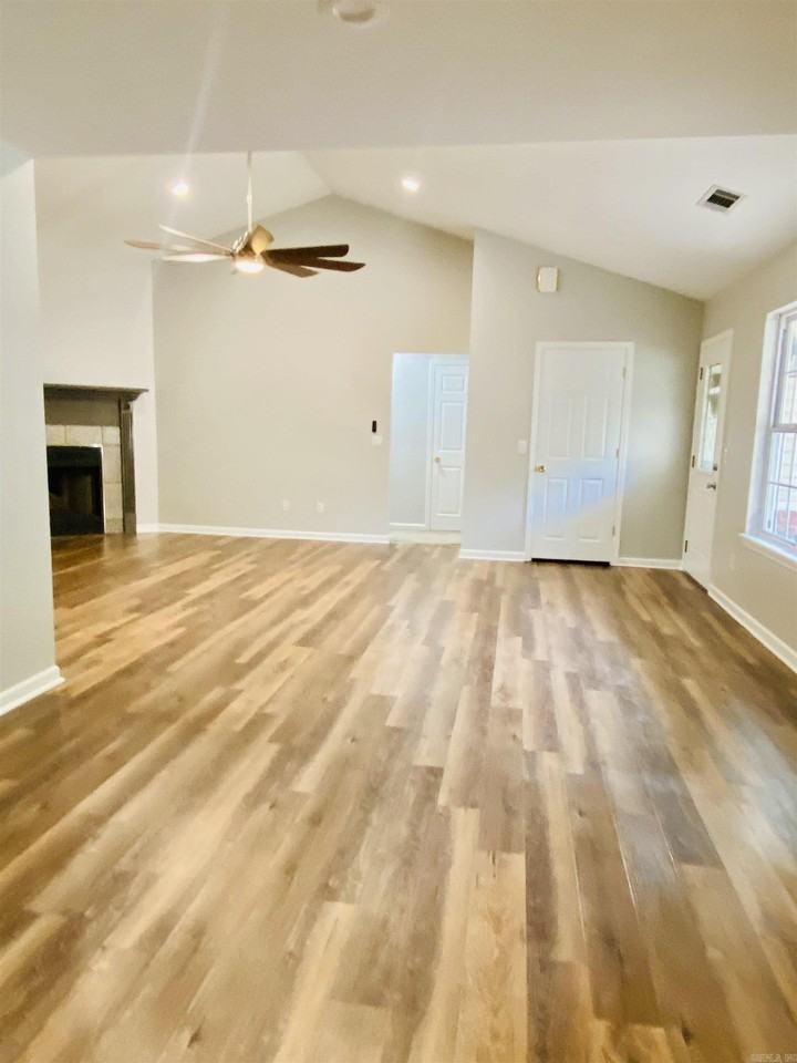 350 Plum Hollow Blvd - Photo 6 of 8