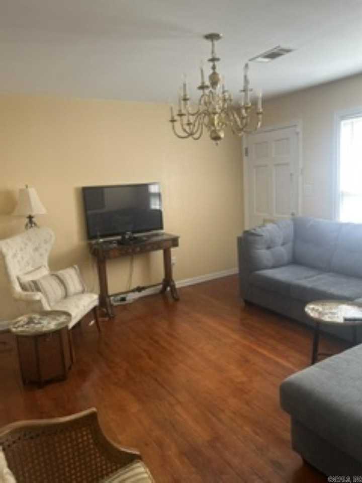 140 California Ave Nw - Photo 2 of 6