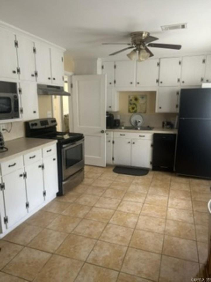 140 California Ave Nw - Photo 3 of 6