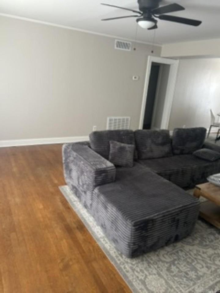 206 Dallas Ave #3 - Photo 2 of 8