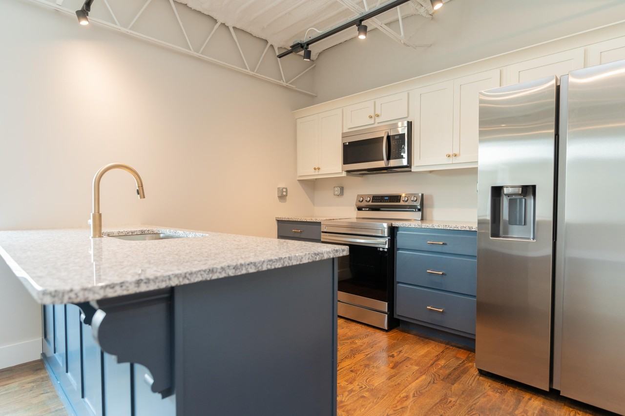 614 E Main St #206 - Photo 4 of 38