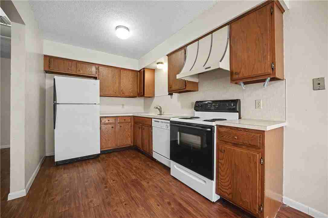 4217 Acushnet Dr #D - Photo 7 of 16