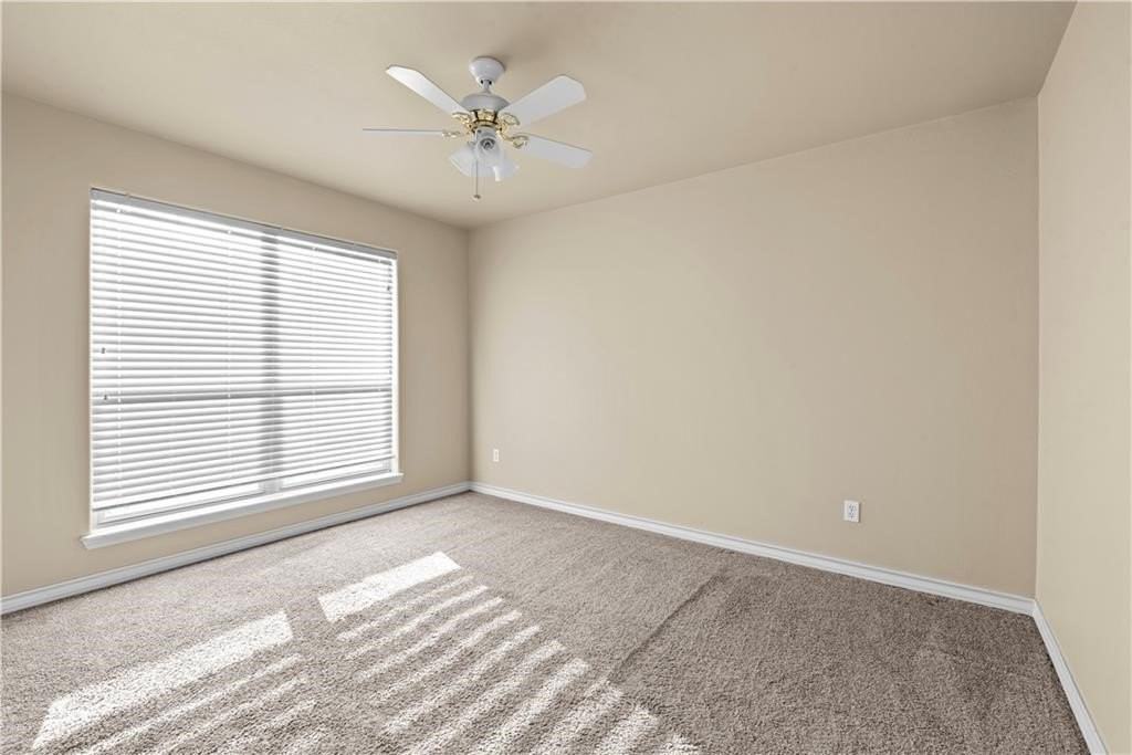6438 Hardwick St - Photo 6 of 20