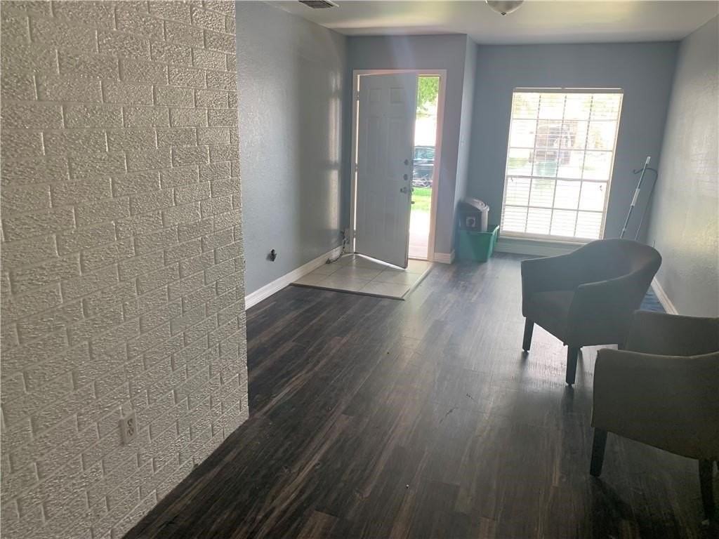 2818 Ransom Island Dr - Photo 2 of 3