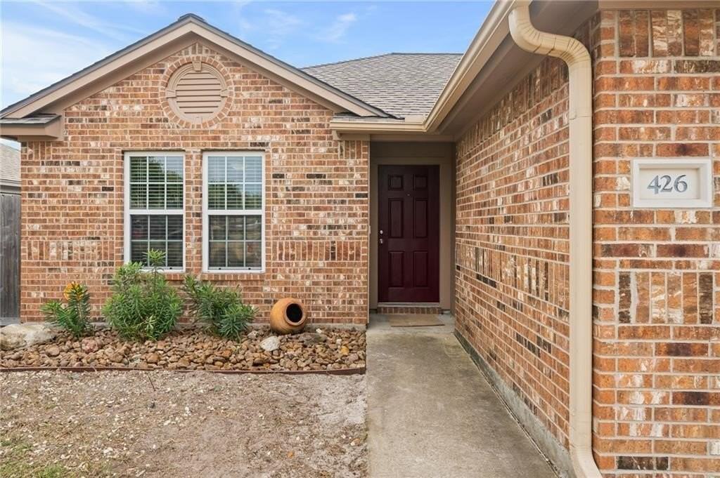 426 Oak Harbor Dr - Photo 3 of 24