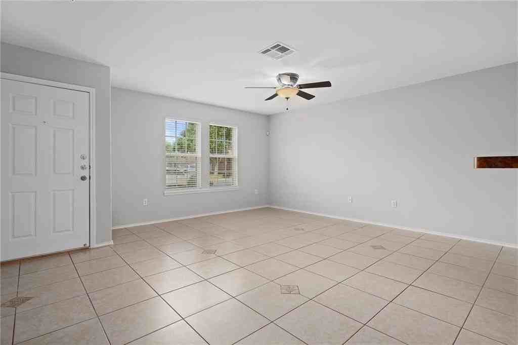 426 Oak Harbor Dr - Photo 4 of 24