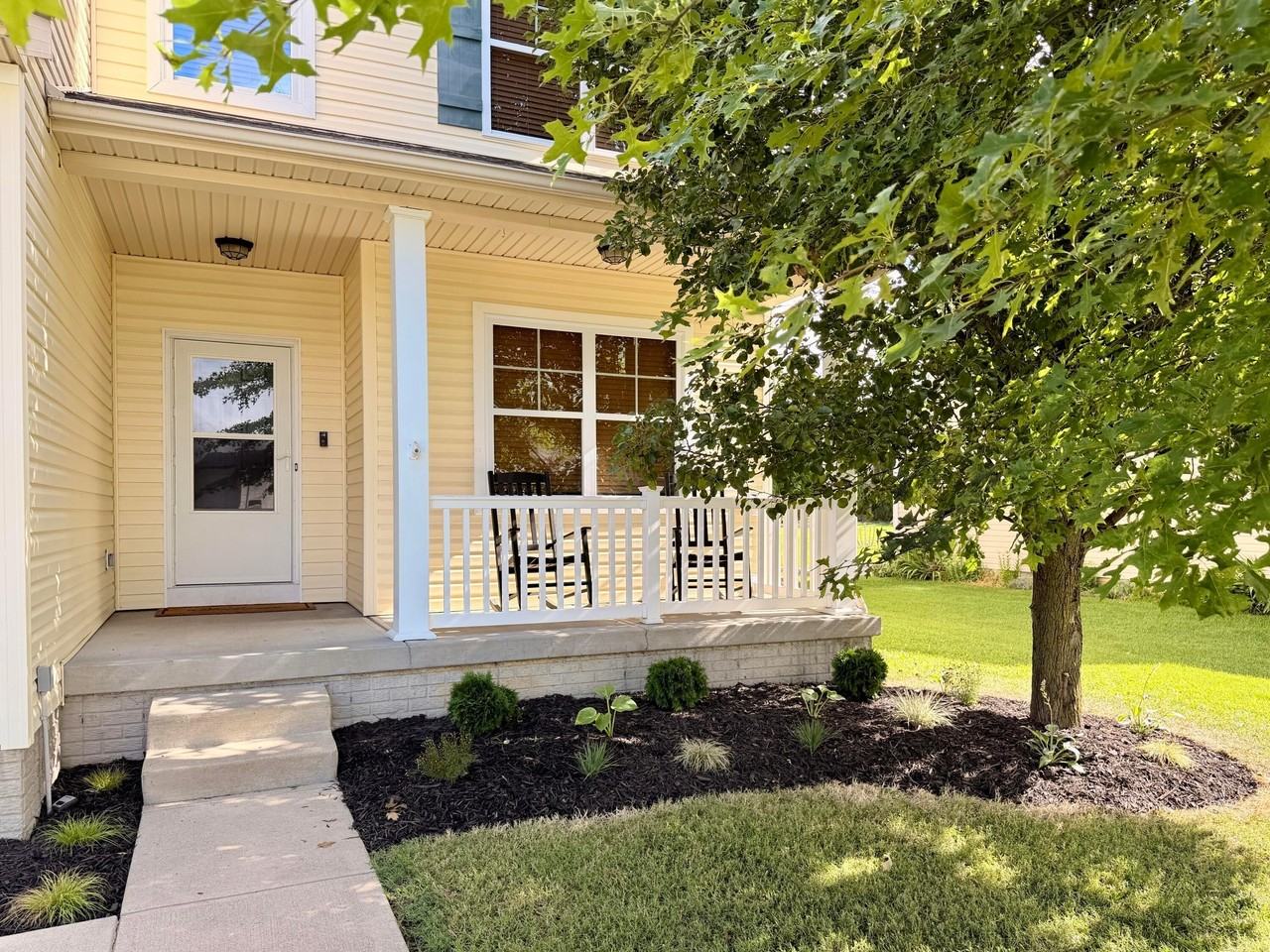 512 Devencroft Rdg E - Photo 2 of 37