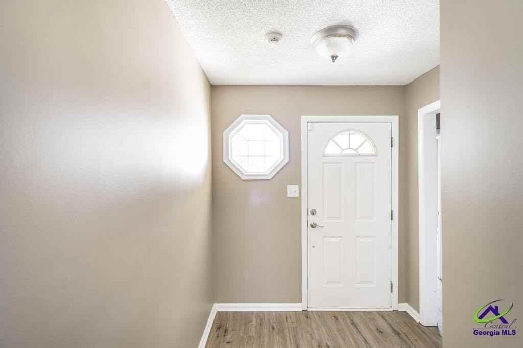 100 Wynfield Ln - Photo 3 of 21