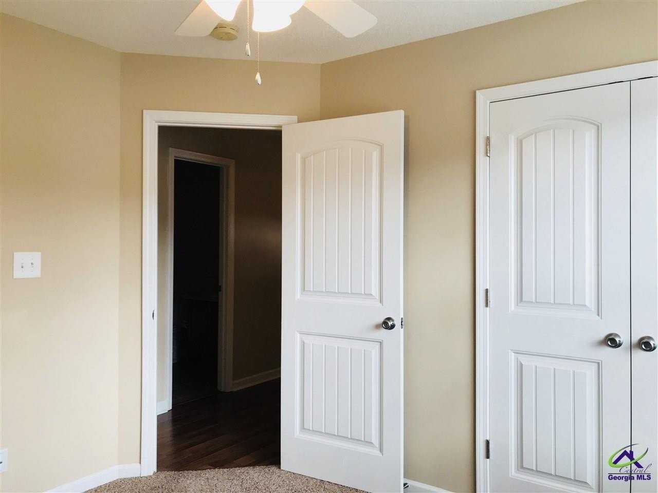 211 Station Way - Photo 4 of 31
