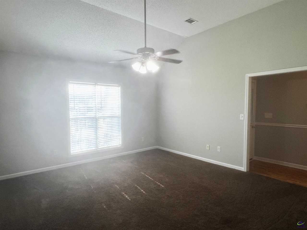 103 Reese Dr - Photo 4 of 26