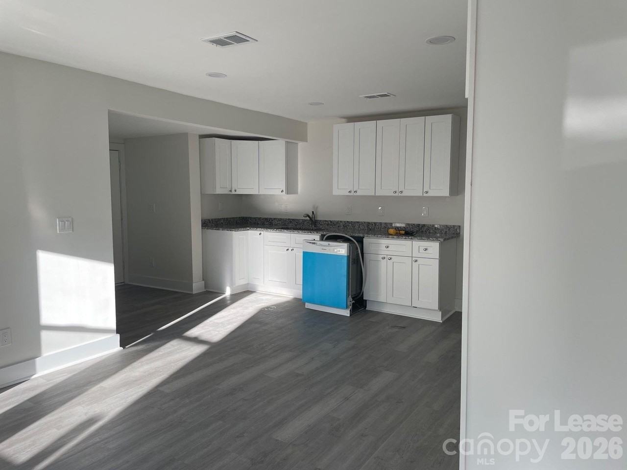 649 Arch Dr - Photo 3 of 8