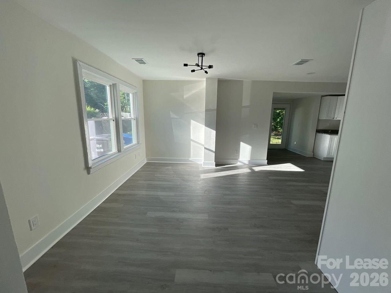649 Arch Dr - Photo 6 of 8